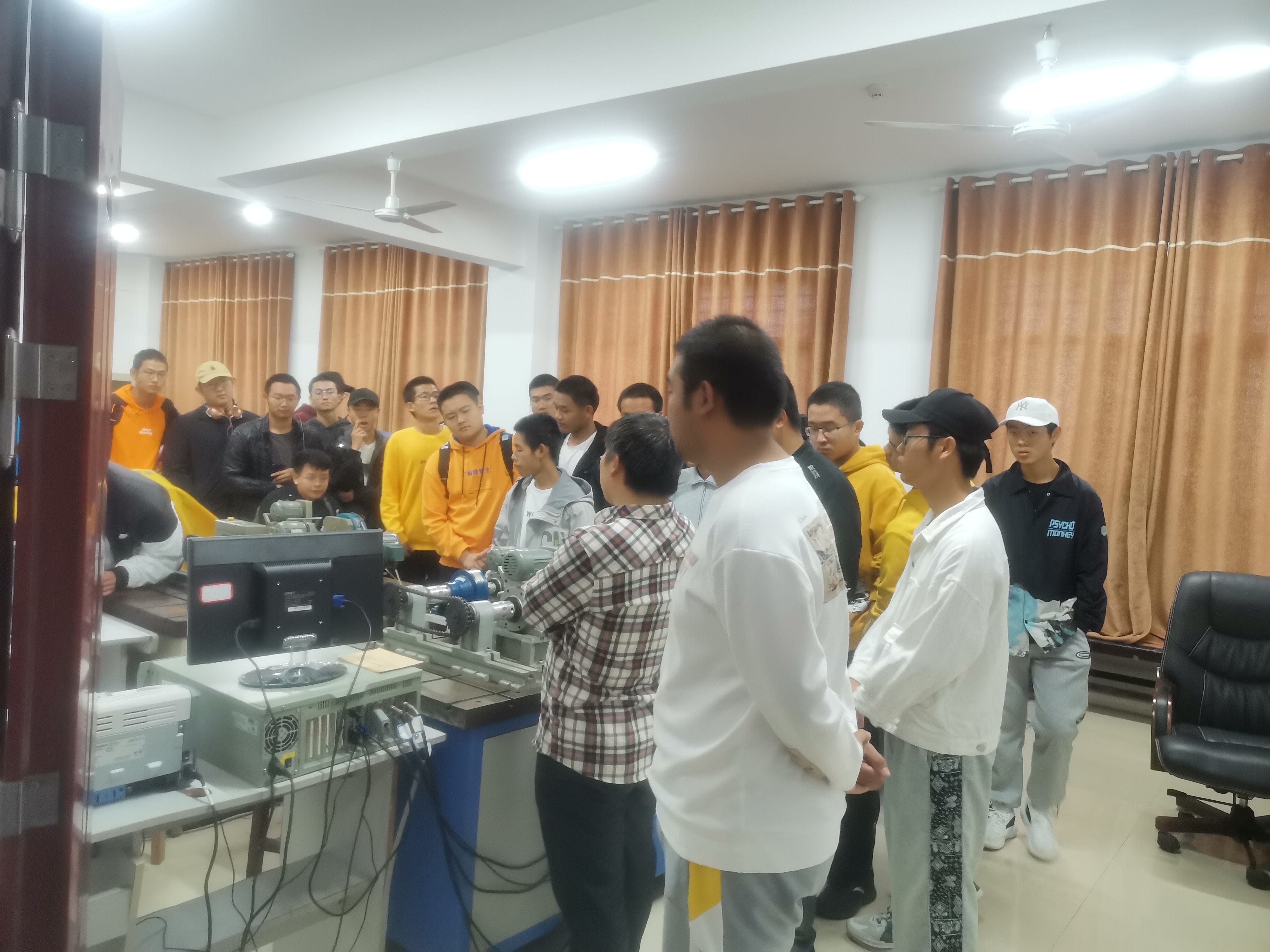 44e1c10c296944feba9d3244fff81be5.jpg taptap